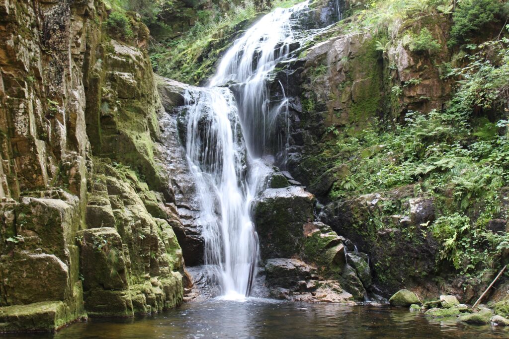 the kamienczyk waterfall 4657575 1920